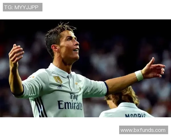 球星生日盛典：回顾足坛传奇人物的辉煌瞬间与成长历程